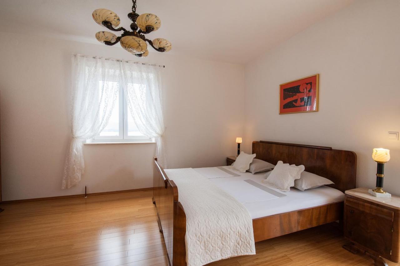 Villa Franka With Swimming Pool 波尔 外观 照片