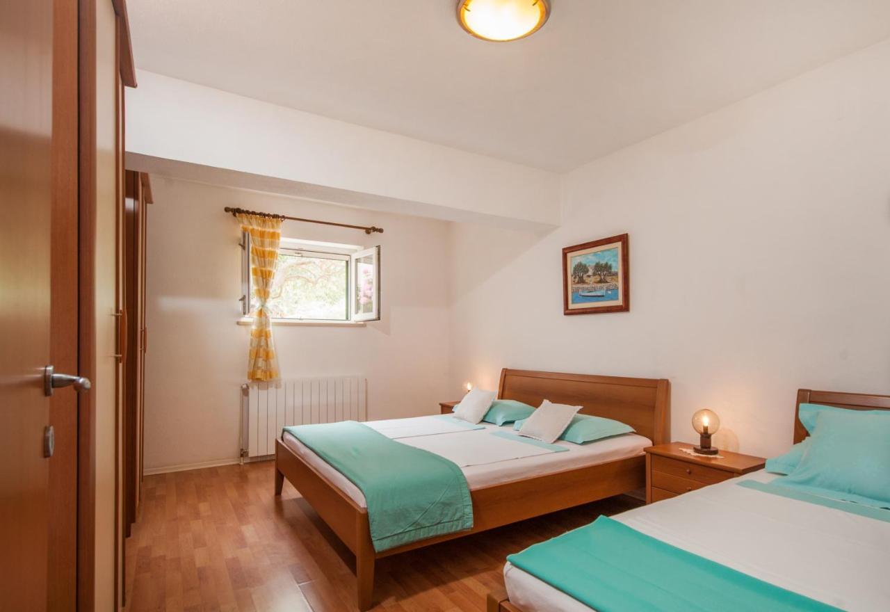 Villa Franka With Swimming Pool 波尔 外观 照片
